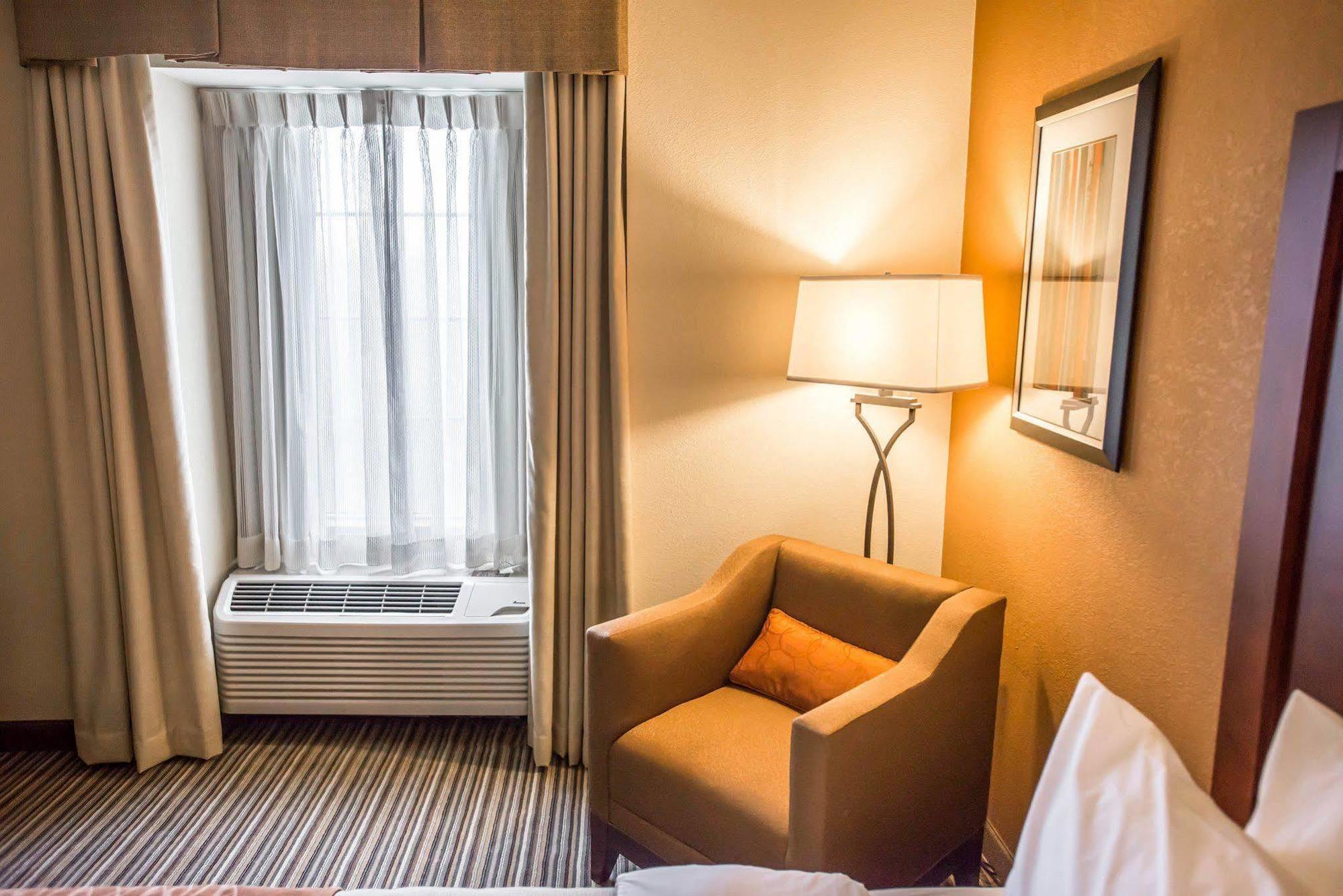 Comfort Inn At The Park Hershey Exterior photo